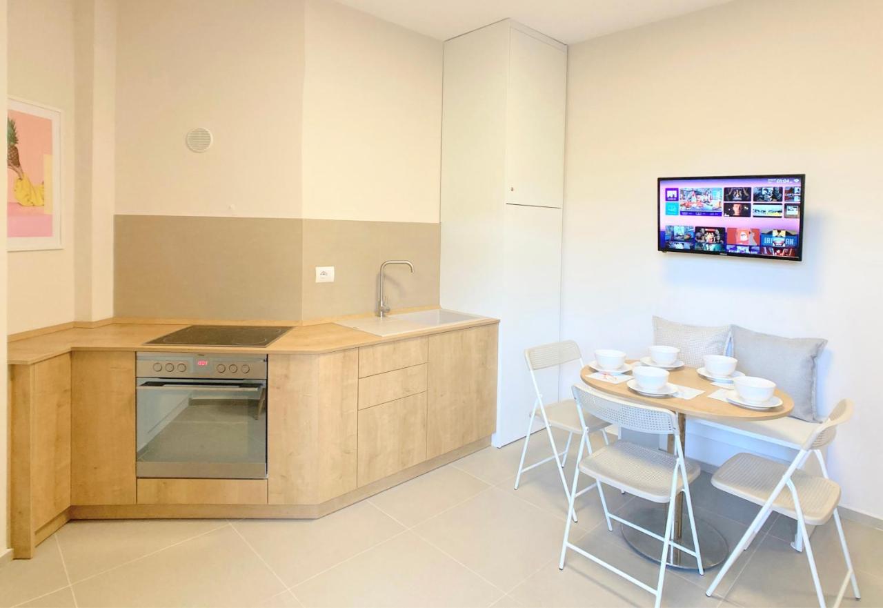13 Eur For Monthly Stay - Home By The Sea - Hbs Golem  Esterno foto